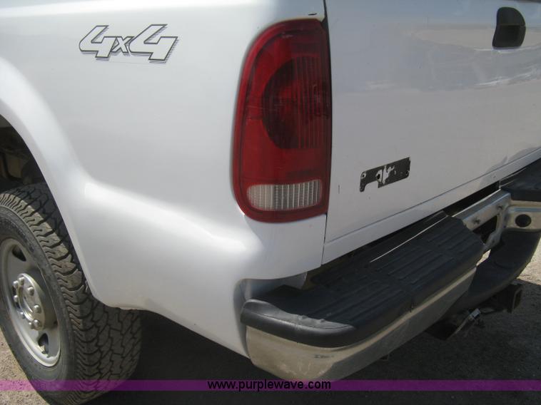 image for item G8334 2005 Ford F250 Super Duty XL SuperCab pickup truck