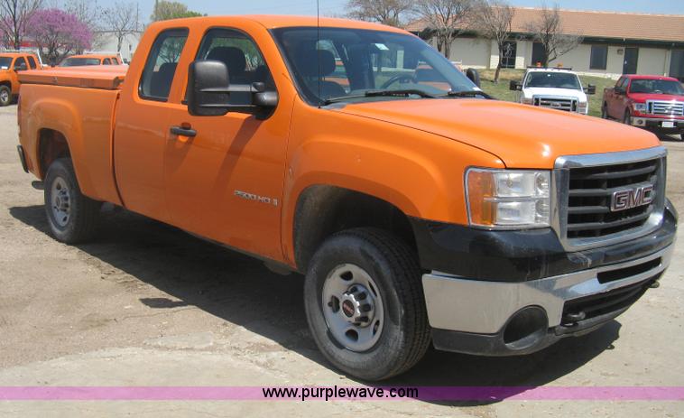 image for item G8336 2009 GMC Sierra 2500HD Ext. Cab pickup truck