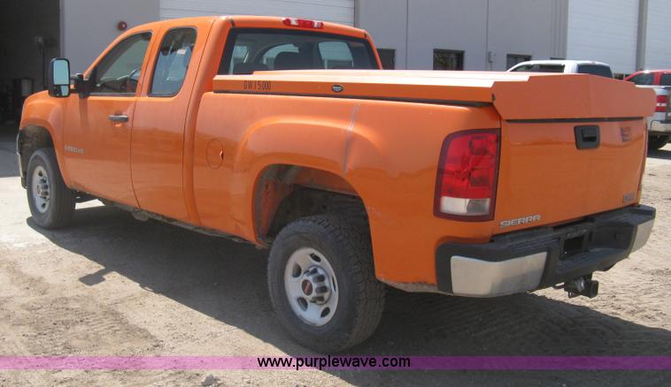 image for item G8336 2009 GMC Sierra 2500HD Ext. Cab pickup truck