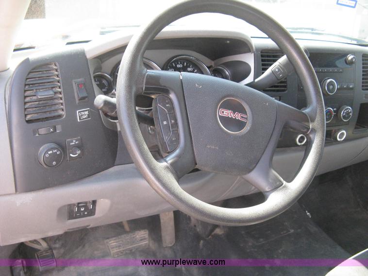 image for item G8336 2009 GMC Sierra 2500HD Ext. Cab pickup truck