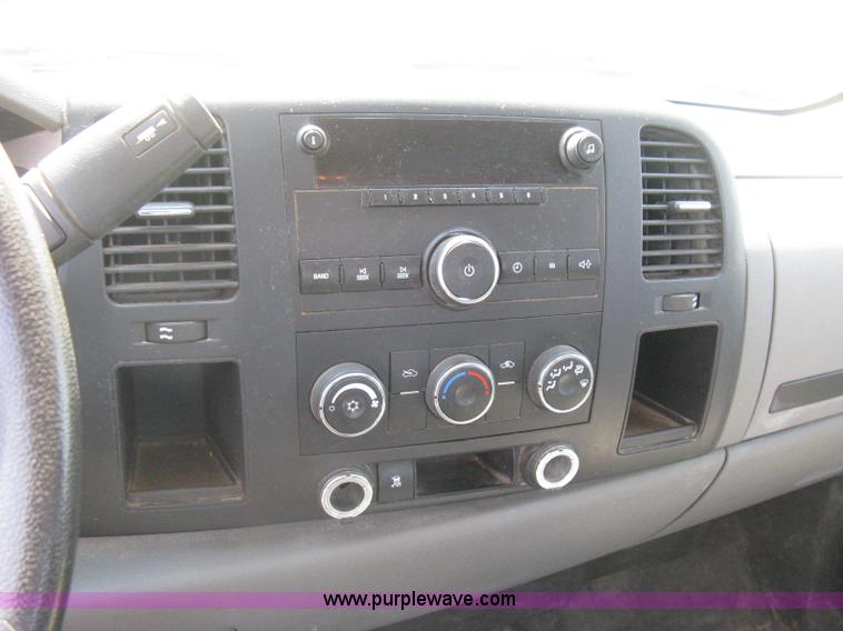 image for item G8336 2009 GMC Sierra 2500HD Ext. Cab pickup truck