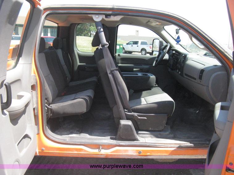 image for item G8336 2009 GMC Sierra 2500HD Ext. Cab pickup truck