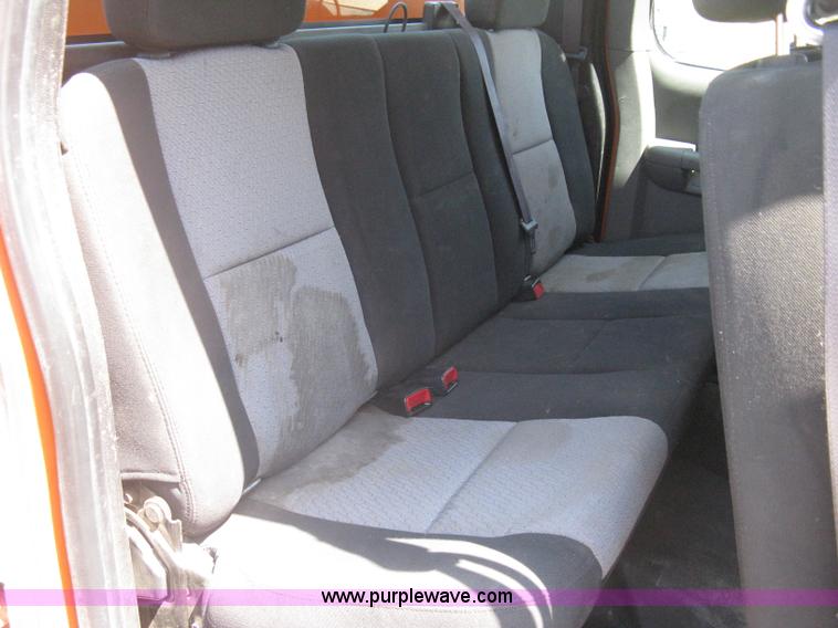 image for item G8336 2009 GMC Sierra 2500HD Ext. Cab pickup truck