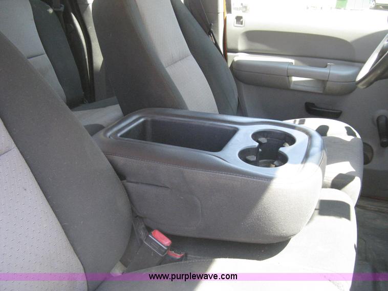 image for item G8336 2009 GMC Sierra 2500HD Ext. Cab pickup truck