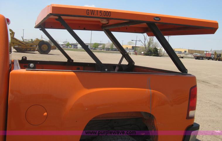 image for item G8336 2009 GMC Sierra 2500HD Ext. Cab pickup truck