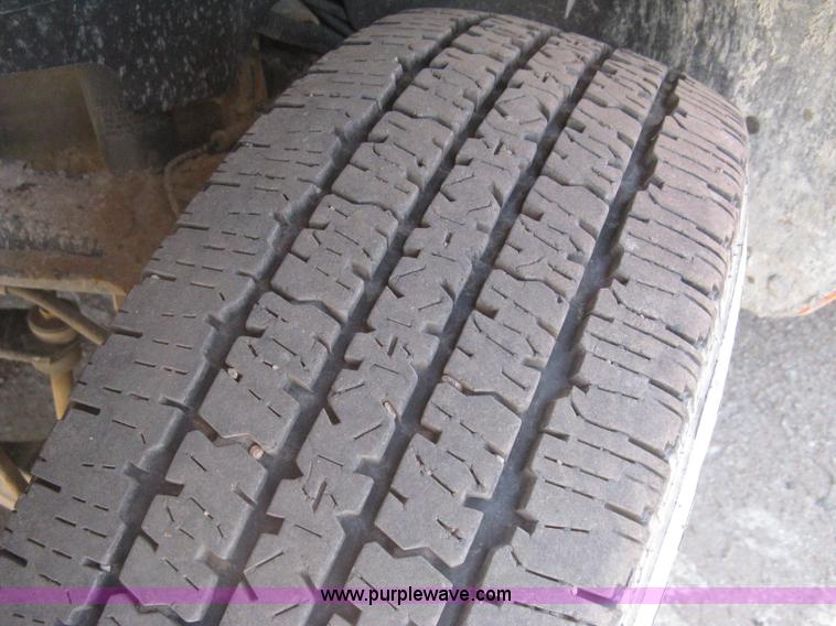 image for item G8336 2009 GMC Sierra 2500HD Ext. Cab pickup truck