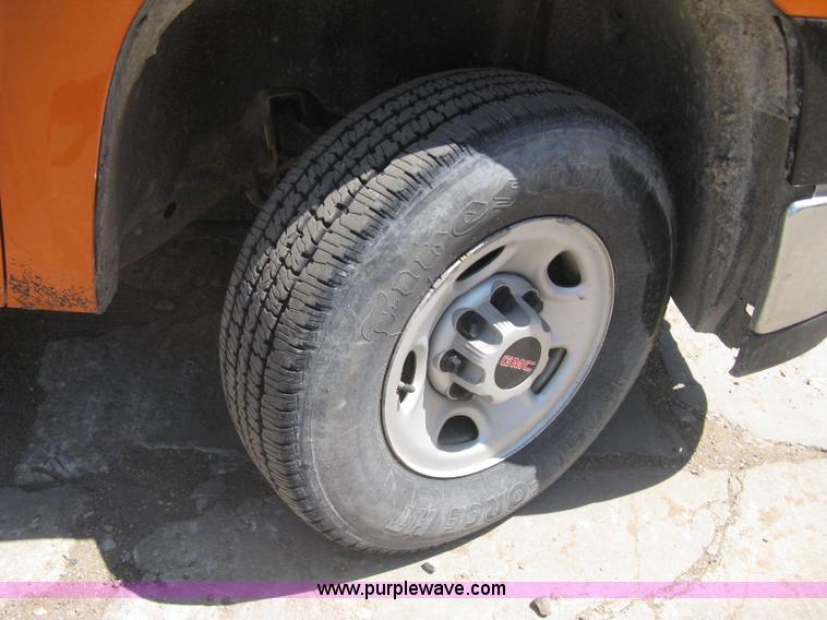 image for item G8336 2009 GMC Sierra 2500HD Ext. Cab pickup truck