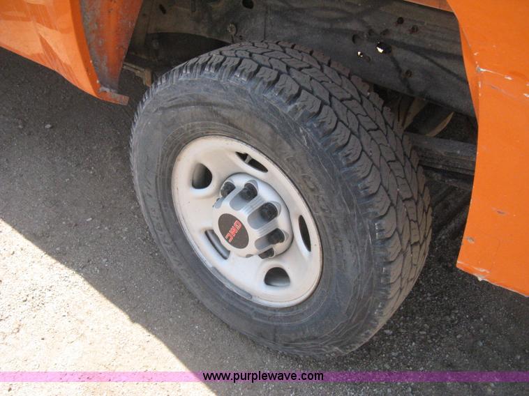 image for item G8336 2009 GMC Sierra 2500HD Ext. Cab pickup truck