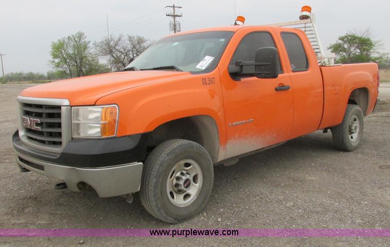 image for item G8337 2009 GMC Sierra 2500HD Ext. Cab pickup truck