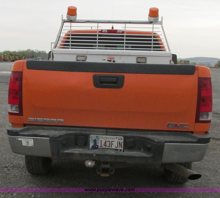 image for item G8337 2009 GMC Sierra 2500HD Ext. Cab pickup truck