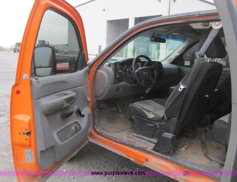 image for item G8337 2009 GMC Sierra 2500HD Ext. Cab pickup truck