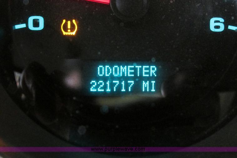 image for item G8337 2009 GMC Sierra 2500HD Ext. Cab pickup truck