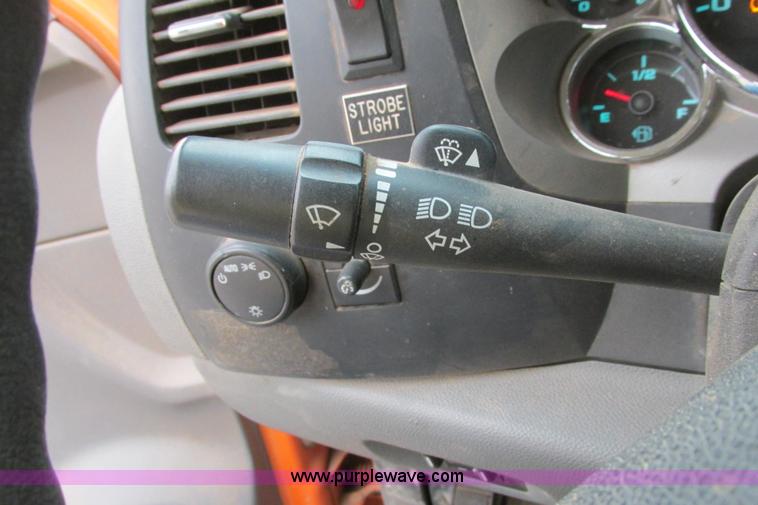 image for item G8337 2009 GMC Sierra 2500HD Ext. Cab pickup truck