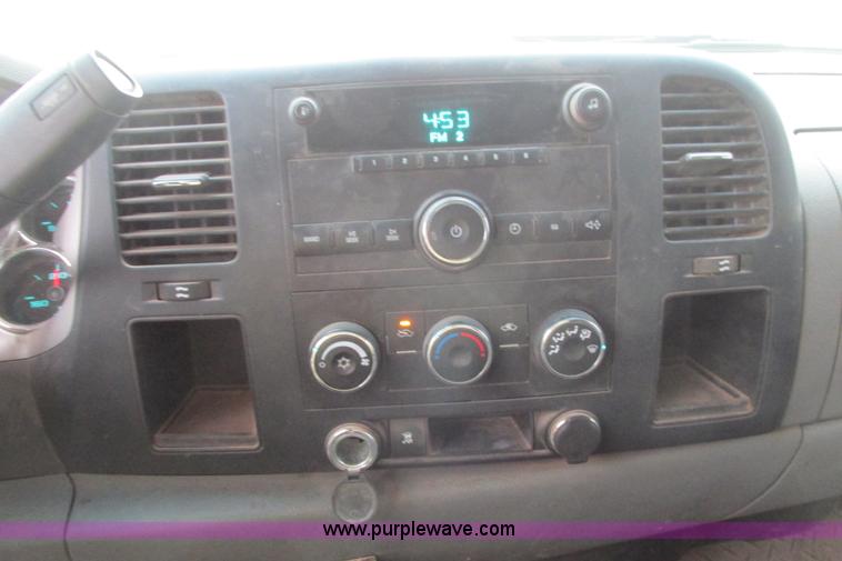 image for item G8337 2009 GMC Sierra 2500HD Ext. Cab pickup truck