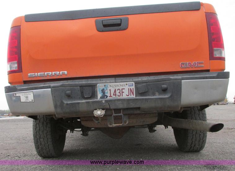 image for item G8337 2009 GMC Sierra 2500HD Ext. Cab pickup truck