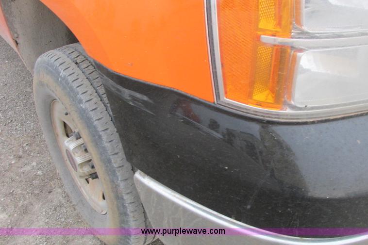 image for item G8337 2009 GMC Sierra 2500HD Ext. Cab pickup truck