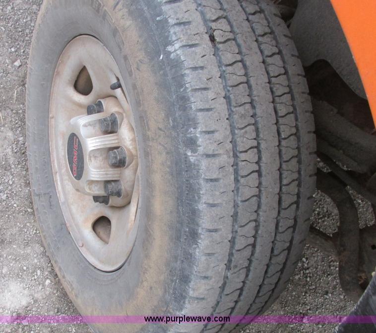 image for item G8337 2009 GMC Sierra 2500HD Ext. Cab pickup truck