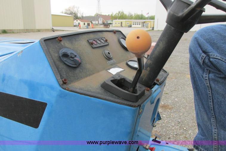 image for item G8340 1998 New Holland 3415 tractor