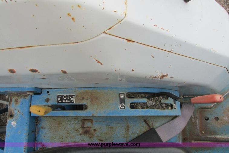 image for item G8340 1998 New Holland 3415 tractor