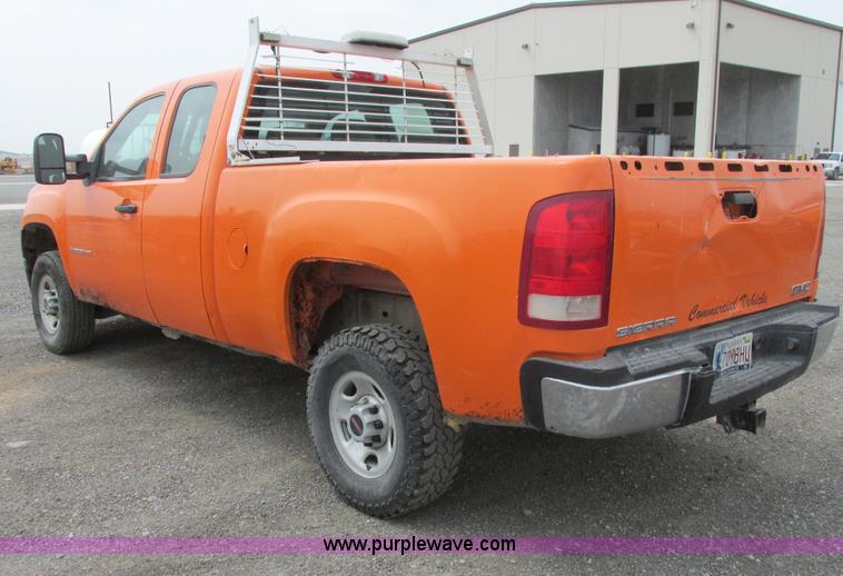 image for item G8352 2008 GMC Sierra 2500HD Ext. Cab pickup truck