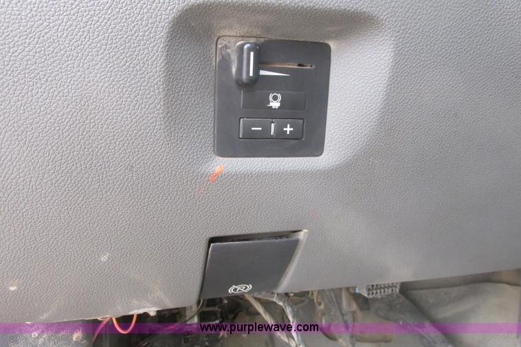 image for item G8352 2008 GMC Sierra 2500HD Ext. Cab pickup truck