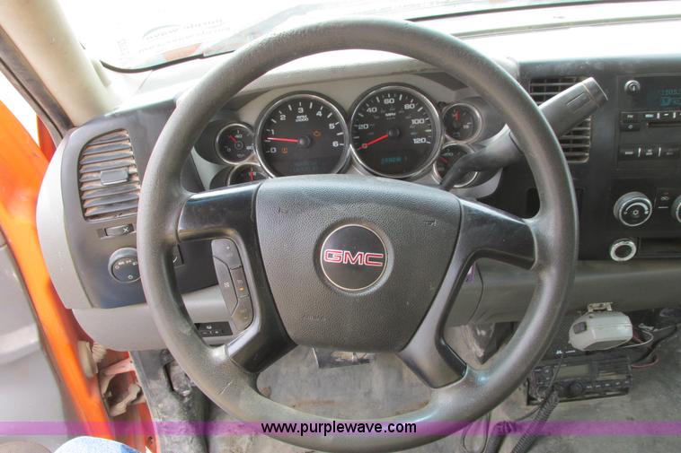 image for item G8352 2008 GMC Sierra 2500HD Ext. Cab pickup truck