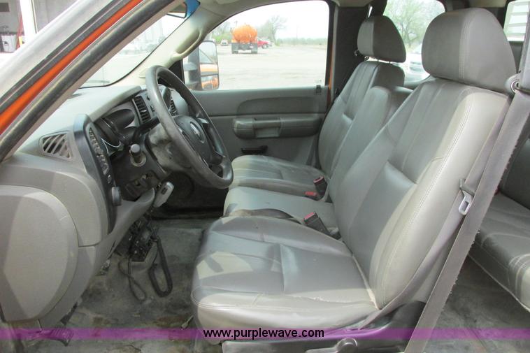 image for item G8352 2008 GMC Sierra 2500HD Ext. Cab pickup truck