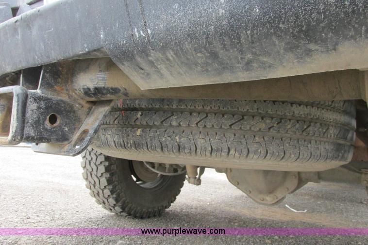 image for item G8352 2008 GMC Sierra 2500HD Ext. Cab pickup truck