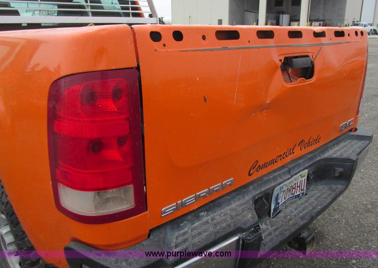image for item G8352 2008 GMC Sierra 2500HD Ext. Cab pickup truck