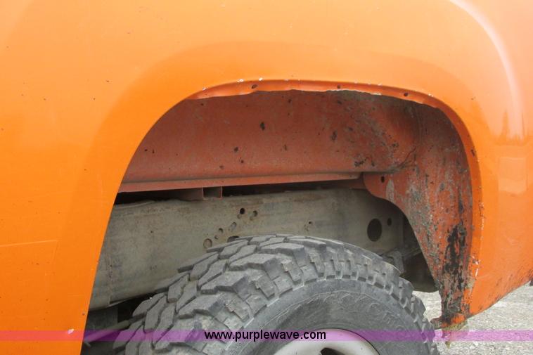 image for item G8352 2008 GMC Sierra 2500HD Ext. Cab pickup truck