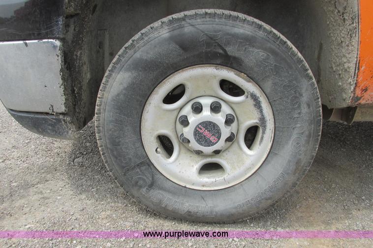 image for item G8352 2008 GMC Sierra 2500HD Ext. Cab pickup truck