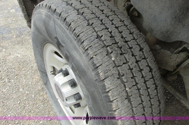 image for item G8352 2008 GMC Sierra 2500HD Ext. Cab pickup truck