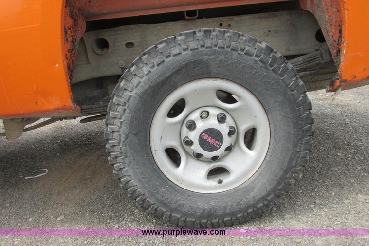 image for item G8352 2008 GMC Sierra 2500HD Ext. Cab pickup truck