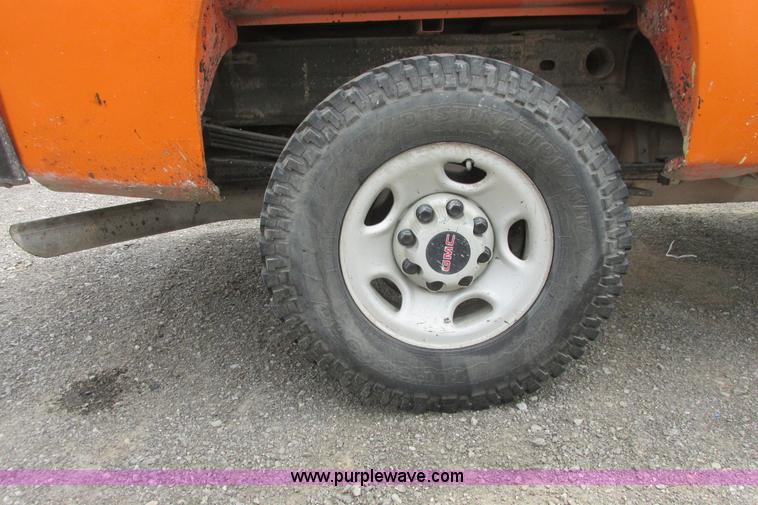 image for item G8352 2008 GMC Sierra 2500HD Ext. Cab pickup truck