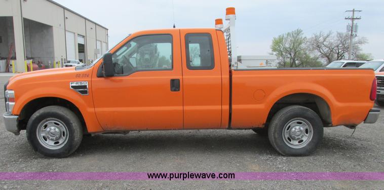 image for item G8353 2010 Ford F250 Super Duty XL SuperCab pickup truck