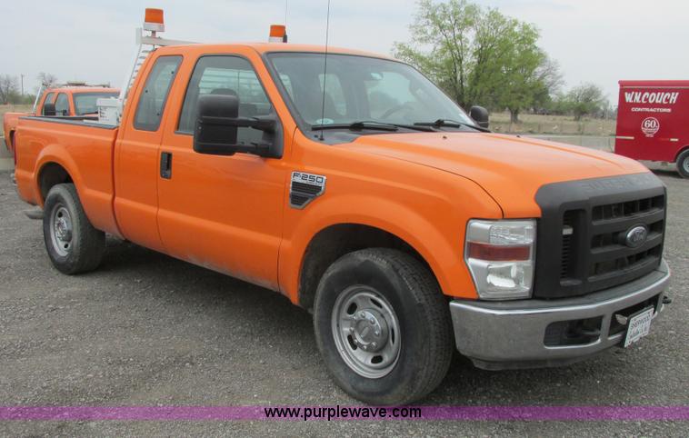 image for item G8353 2010 Ford F250 Super Duty XL SuperCab pickup truck