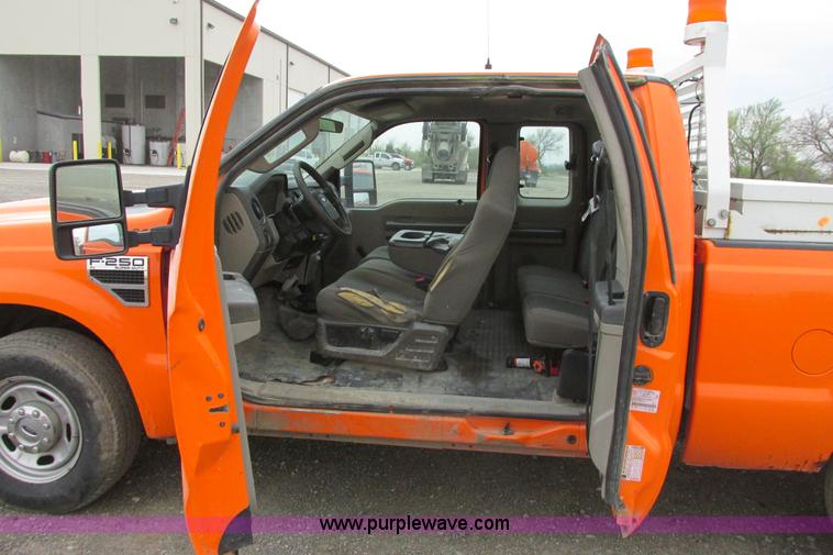 image for item G8353 2010 Ford F250 Super Duty XL SuperCab pickup truck