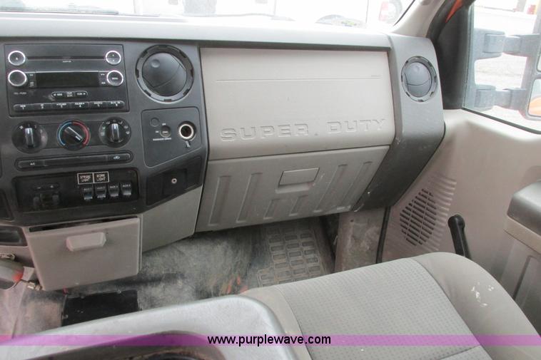 image for item G8353 2010 Ford F250 Super Duty XL SuperCab pickup truck