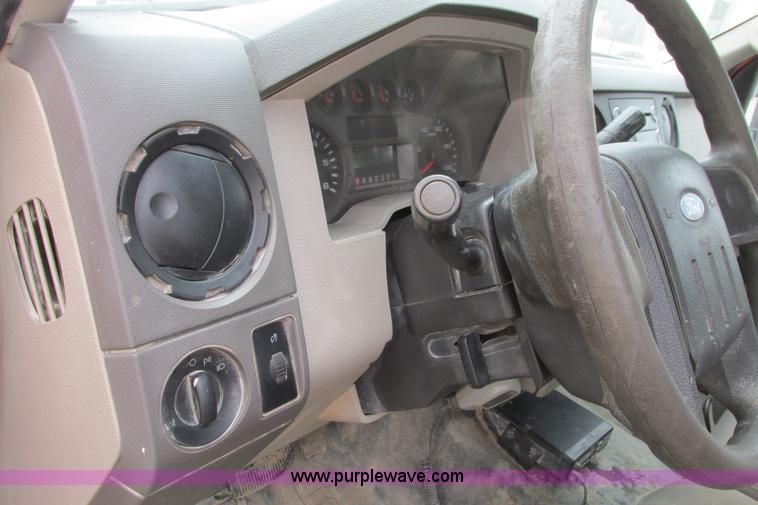 image for item G8353 2010 Ford F250 Super Duty XL SuperCab pickup truck