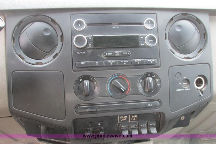 image for item G8353 2010 Ford F250 Super Duty XL SuperCab pickup truck