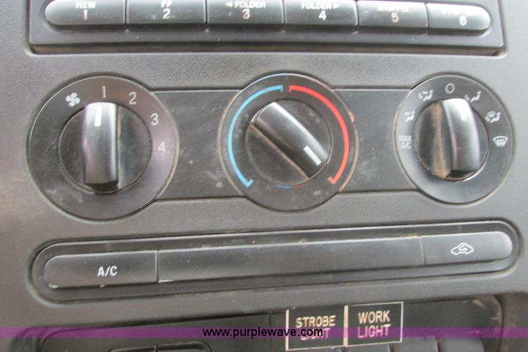 image for item G8353 2010 Ford F250 Super Duty XL SuperCab pickup truck