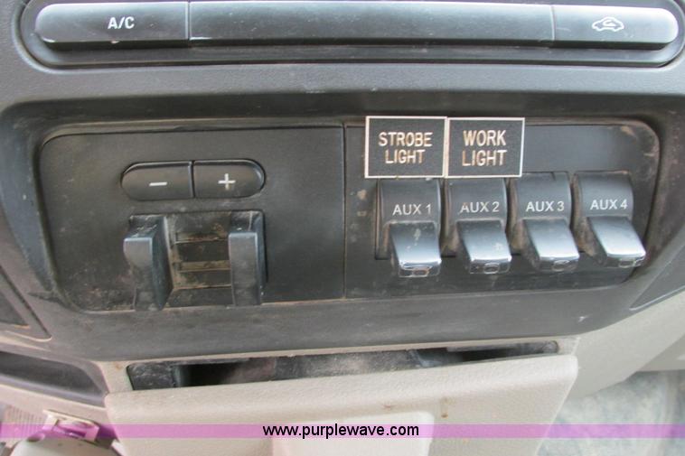 image for item G8353 2010 Ford F250 Super Duty XL SuperCab pickup truck