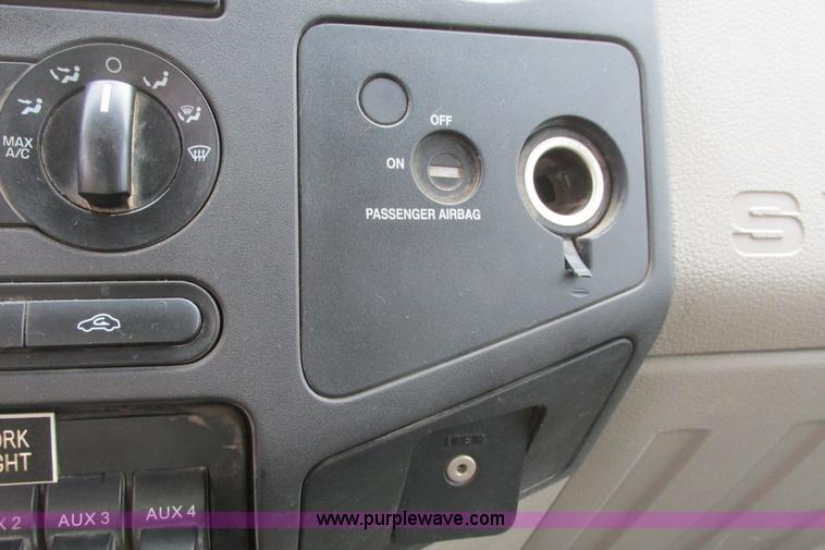 image for item G8353 2010 Ford F250 Super Duty XL SuperCab pickup truck