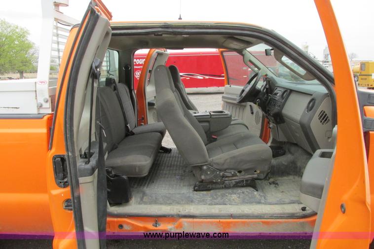 image for item G8353 2010 Ford F250 Super Duty XL SuperCab pickup truck