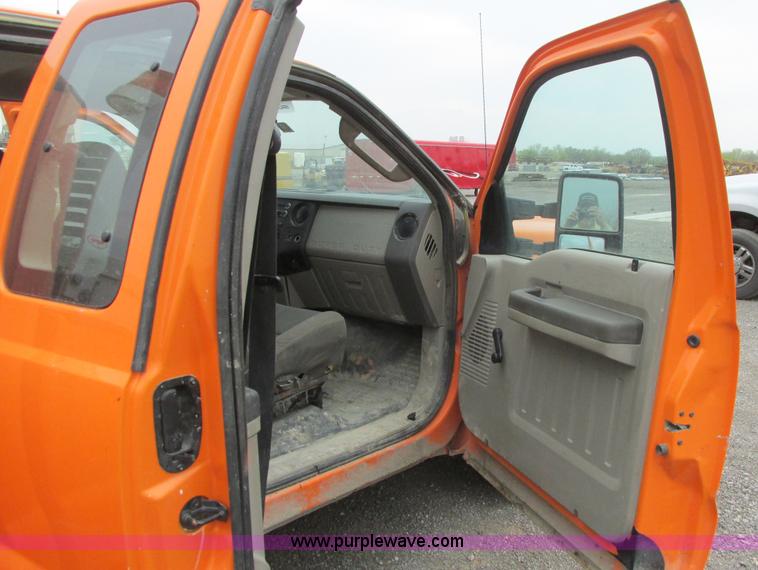image for item G8353 2010 Ford F250 Super Duty XL SuperCab pickup truck