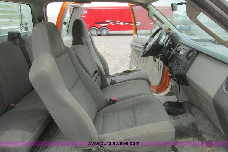 image for item G8353 2010 Ford F250 Super Duty XL SuperCab pickup truck