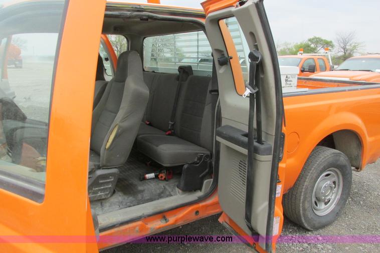 image for item G8353 2010 Ford F250 Super Duty XL SuperCab pickup truck