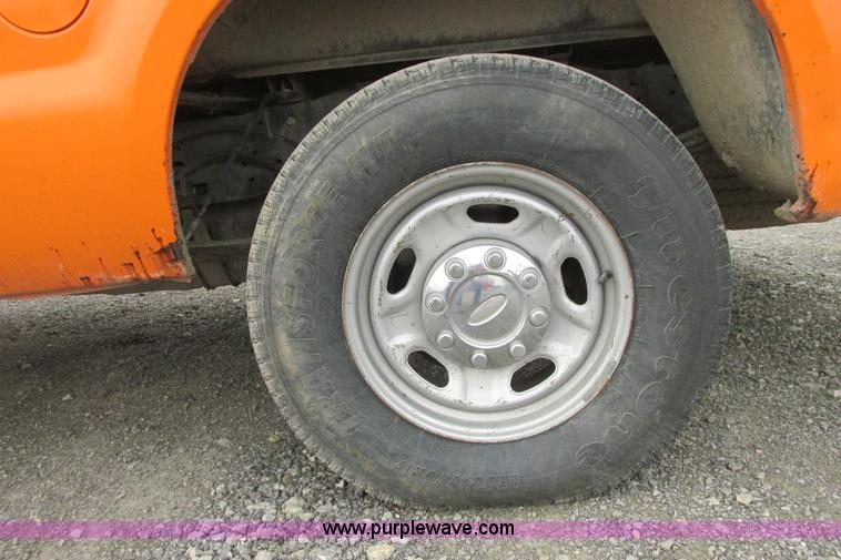 image for item G8353 2010 Ford F250 Super Duty XL SuperCab pickup truck