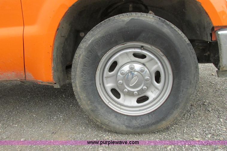 image for item G8353 2010 Ford F250 Super Duty XL SuperCab pickup truck