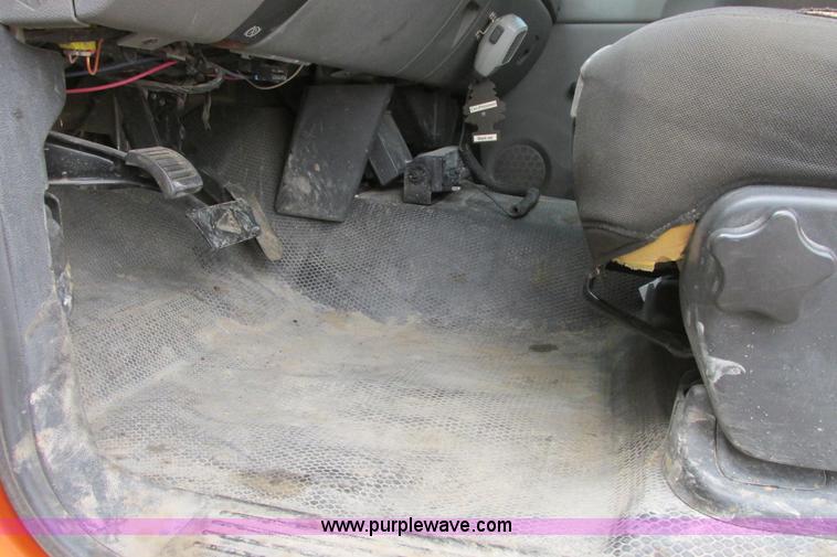 image for item G8354 2008 GMC Sierra 2500HD pickup truck